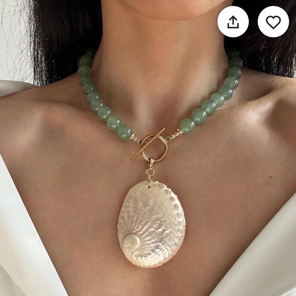 NWT Green Beaded Shell Necklace
